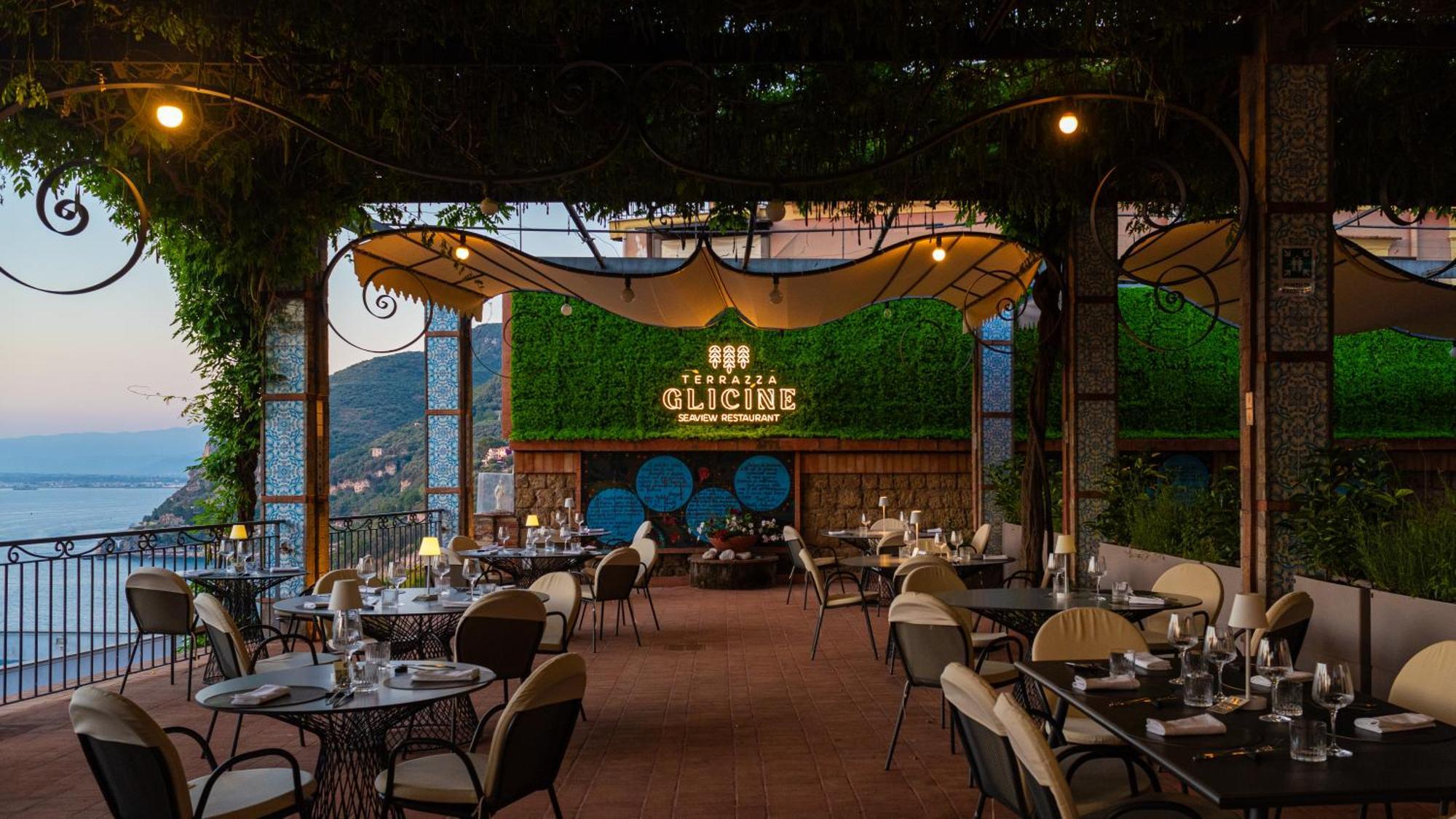Aequa Hotel Vico Equense Exteriör bild